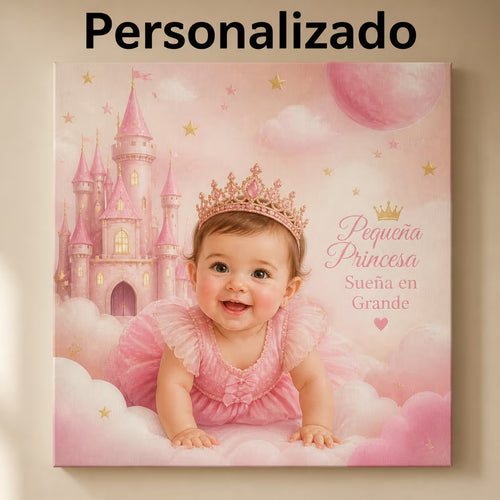 Cuadro personalizado en canvas con la foto de una bebé, colgado en la pared